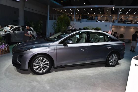 Benzin veya Elektrikli Yakıt 2024 Hongqi Eqm5 Araç Siyah Renk Verimli Koltuk Havalandırması